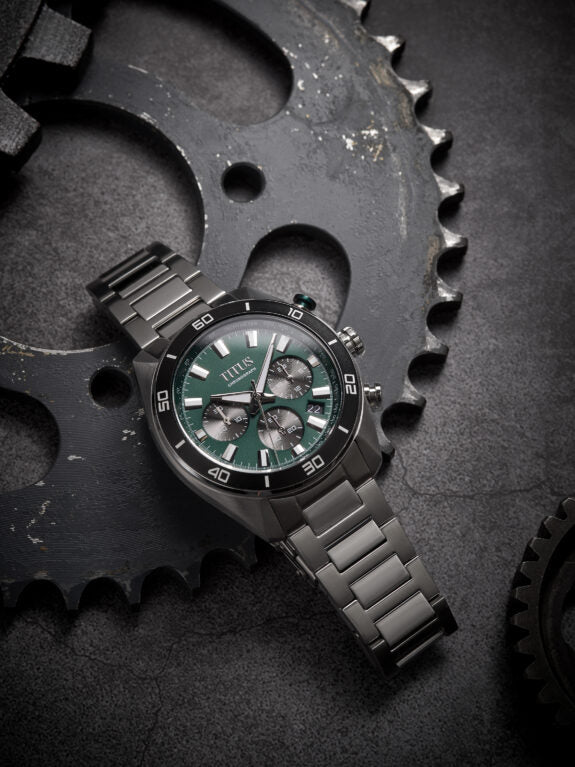 นาฬิกาผู้ชาย Modernist โครโนกราฟ ระบบควอตซ์ สายสแตนเลสสตีล ขนาดตัวเรือน 44 มม. (W06-03265-004)