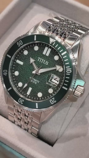นาฬิกาผู้ชาย Valor 3 เข็ม วันที่ ระบบออโตเมติก สายสเตนเลสสตีล ขนาดตัวเรือน 43 มม. (W06-03250-009)